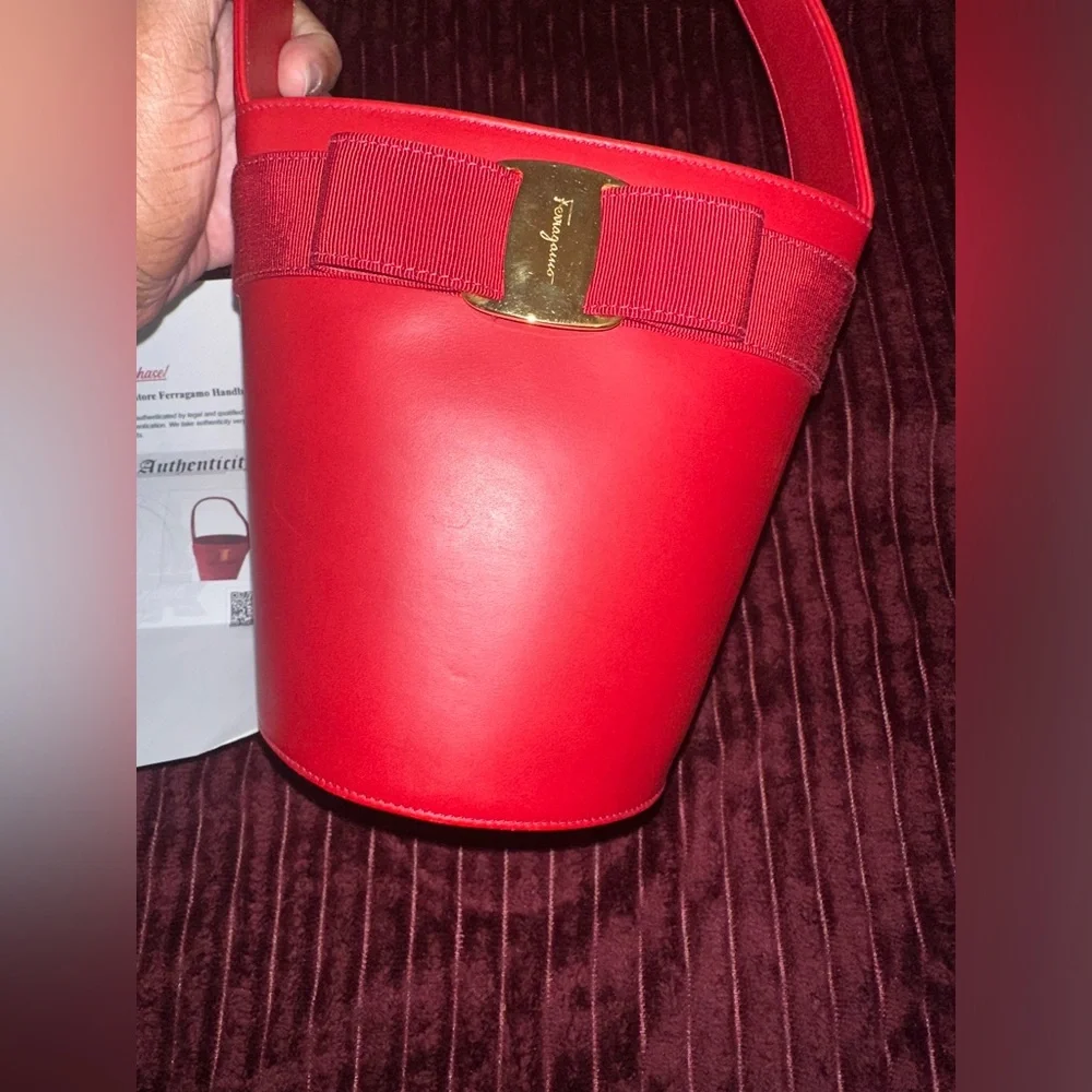 Salvatore Ferragamo Vala Bucket Bag - Picture 9 of 16